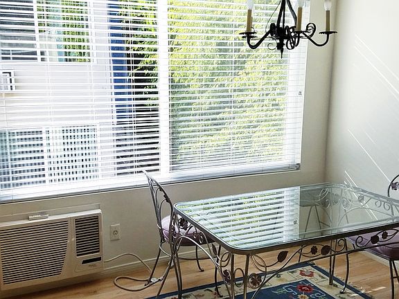 5th image of 976 Larrabee St APT 225