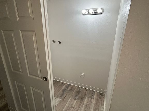 4th image of 715 N 25th Ct APT 1