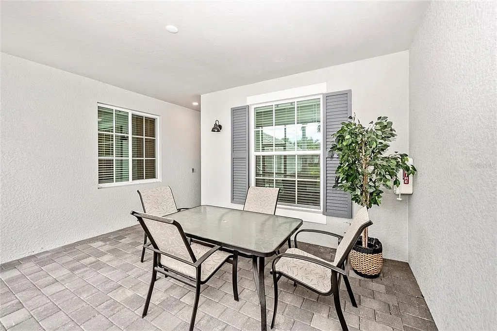 2 bed, 2.0 bath, 1579 sqft, $3,000 — Photo 4