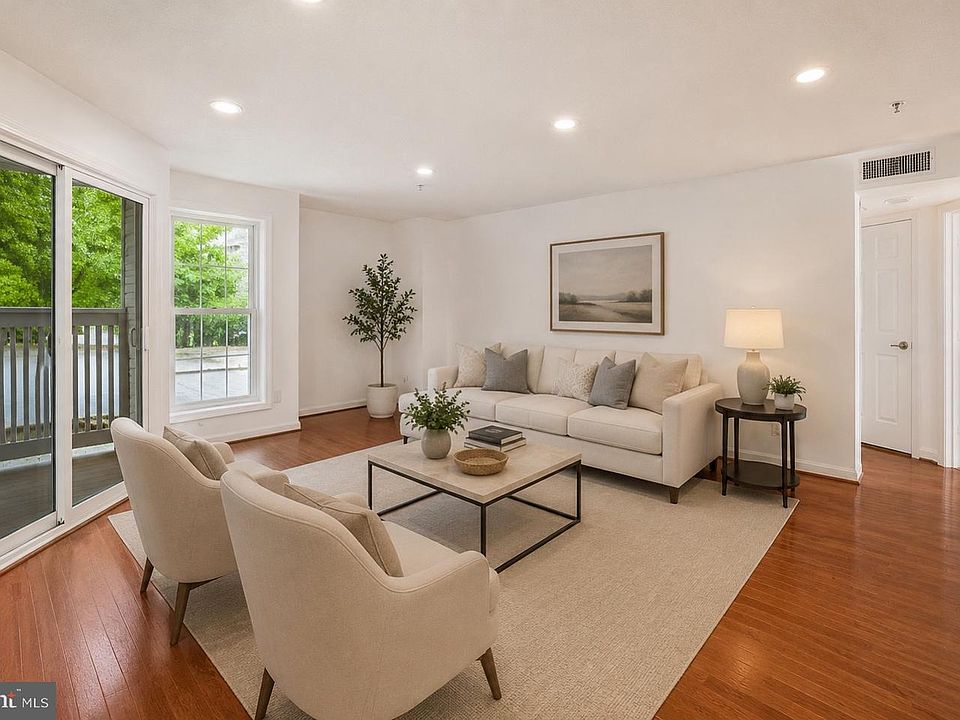 1st image of 1504 Lincoln Way APT 133