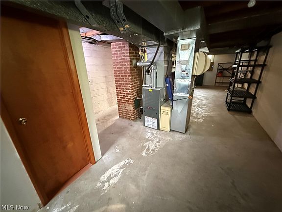 5th image of 16223 Bardbury Ave