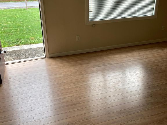 2nd image of 13910 Countryside Dr