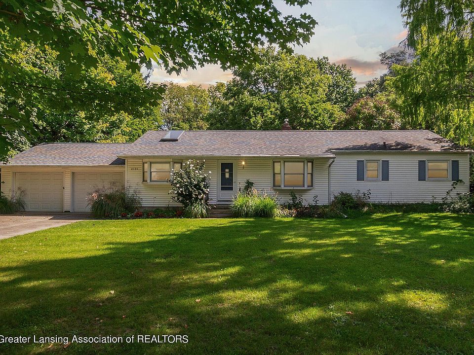 1st image of 4590 Seneca Dr