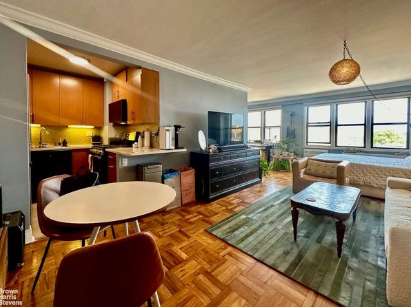 3731 73rd St APT 8J