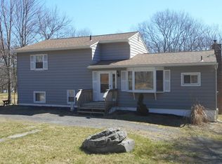 2189 Valley View Dr, Bushkill, PA 18324