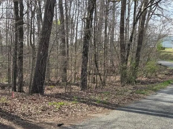 3 Lowery Rd, Ocoee, TN 37361
