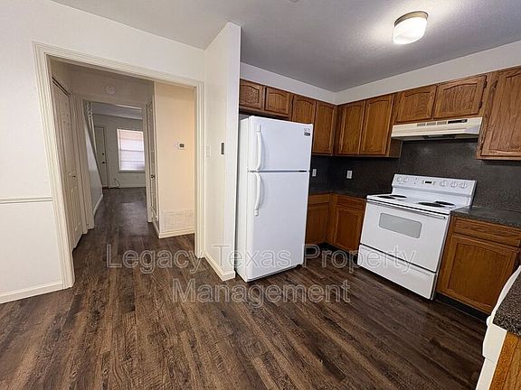 3rd image of 1601 N Nolan River Rd #D