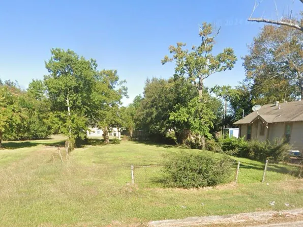 2829 10th St, Port Arthur, TX 77640
