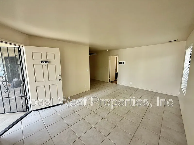 1 bed, 1.0 bath, 650 sqft, $2,400 — Photo 4