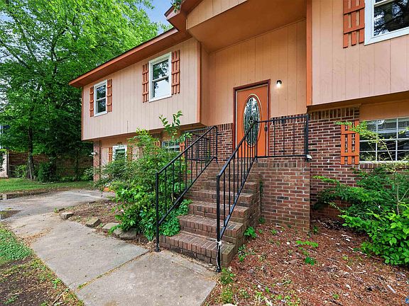 2nd image of 4056 Knollbrook Dr NW
