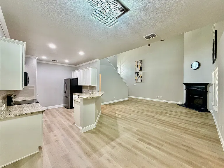 9220 Stewart St — Photo 6
