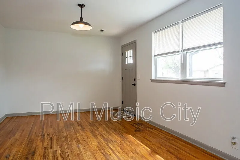 2 bed, 1.0 bath, 800 sqft, $1,595 — Photo 4
