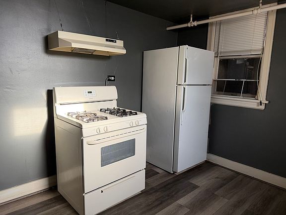 2nd image of 1208-1210 1st Ave N #1208