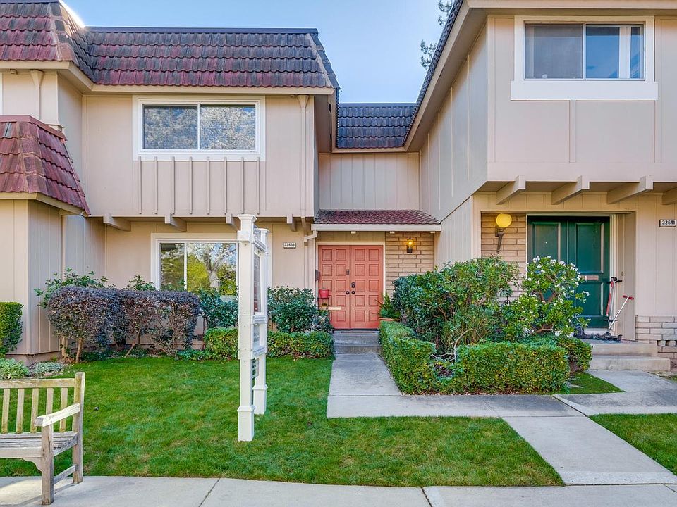 1st image of 22633 Queens Oak Ct