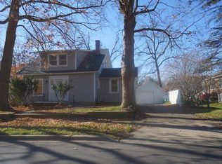 917 N 5th Ave, St Charles, IL 60174