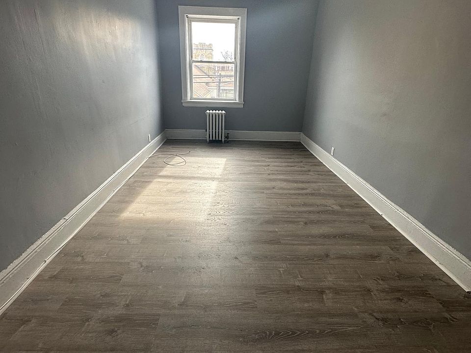 2nd image of 255 Lafayette Ave APT 1
