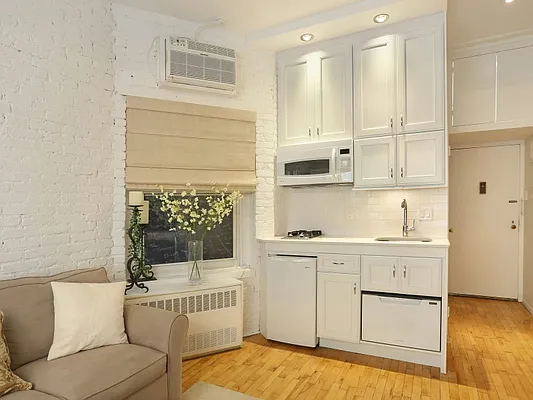 Sold by Sotheby's International Realty | media 13