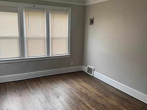 2nd image of 15940 Hackett St