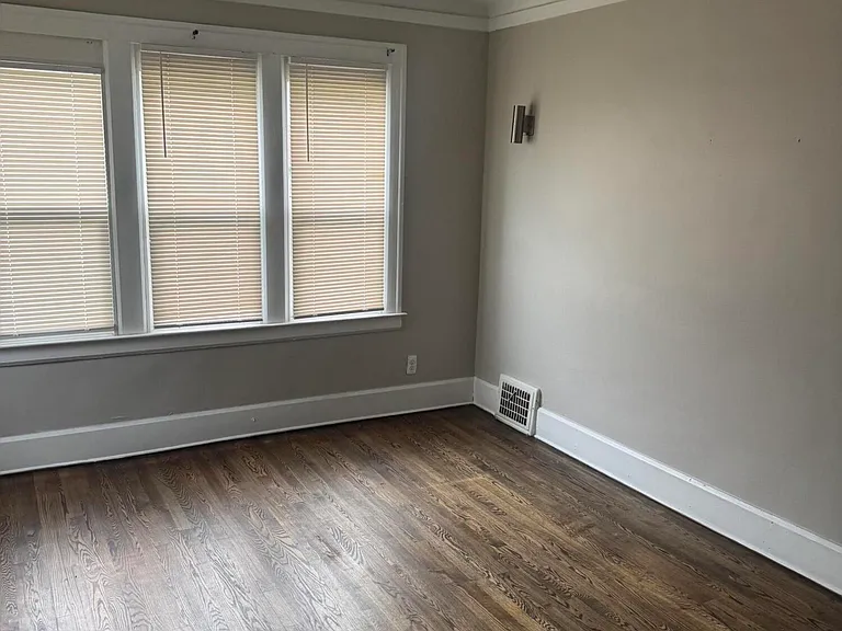 15940 Hackett St — Photo 2
