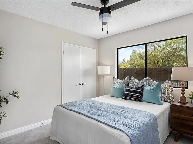 1702 Venice Ave — Photo 11