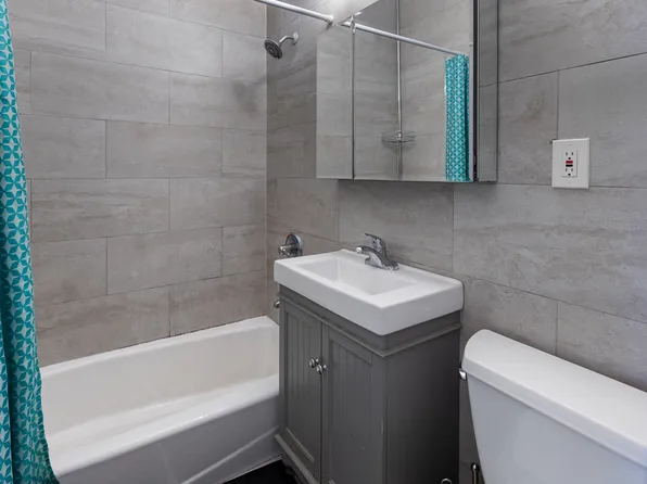 555 Kappock Street image 11 of 19