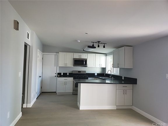 5th image of 321 S Backton Ave