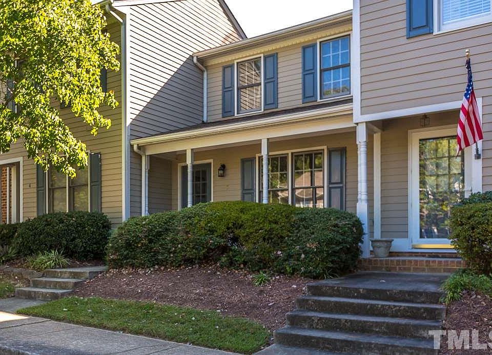 1st image of 5 Forest Green Dr