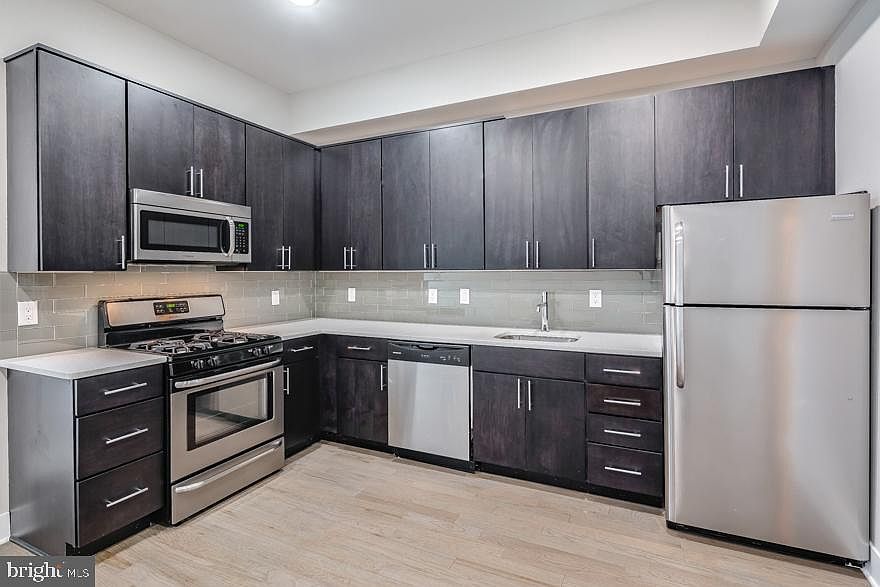 1st image of 1607 Catharine St APT 1E