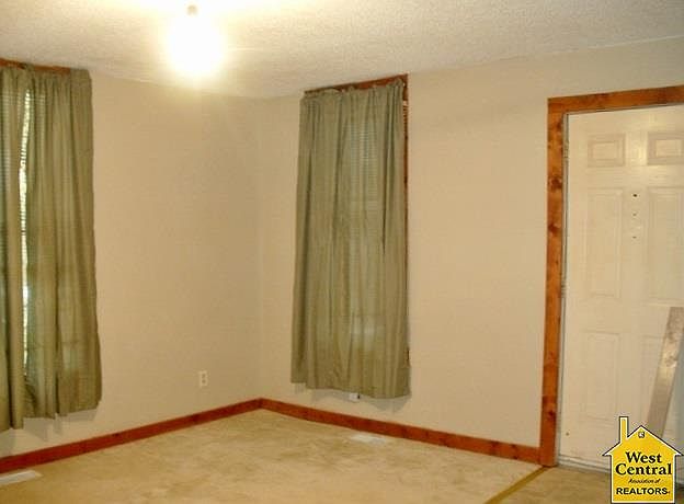 2nd image of 1828 S Sneed Ave