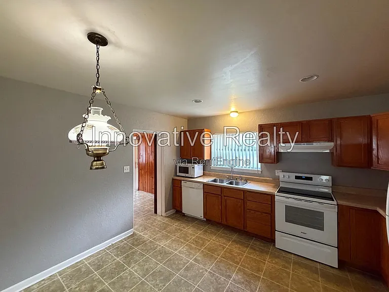 145 S Sheridan Ave — Photo 4