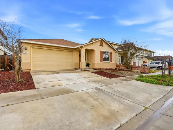 1161 Greenbrier Dr, Hanford, CA 93230