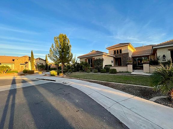2nd image of 601 W Tonto Dr