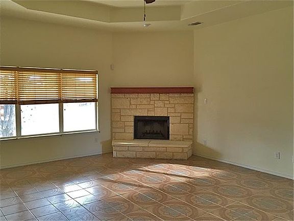 5th image of 228 Ariana Ct