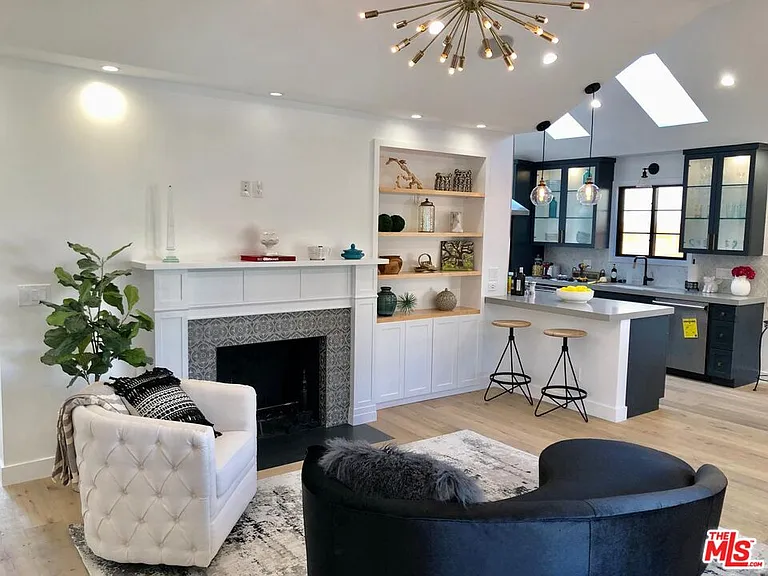 4217 Irvine Ave — Photo 5