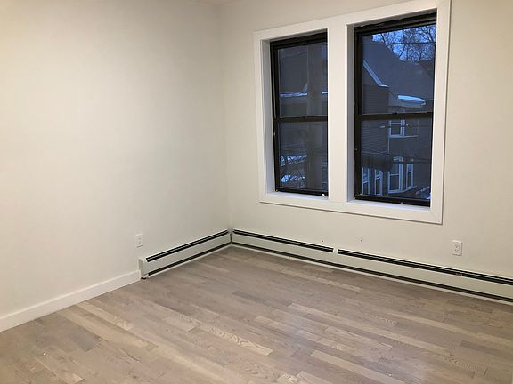 5th image of 22 Gifford Ave APT 2Q