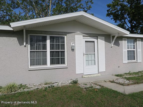 3rd image of 9741 Bayside Ct