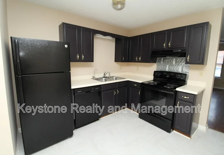 119 Hickory Trce #4 — Photo 3