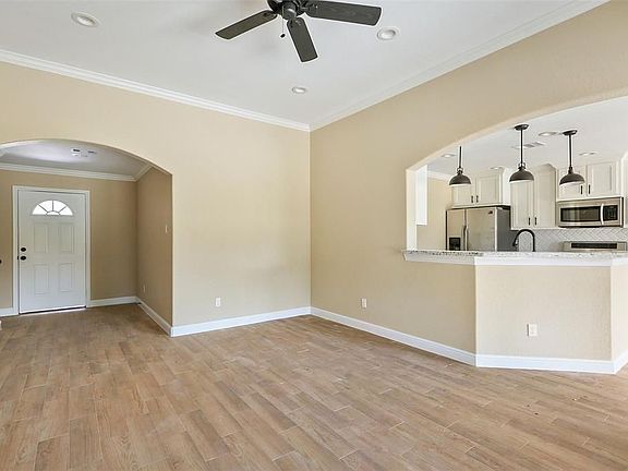 5th image of 1110 Avenue G