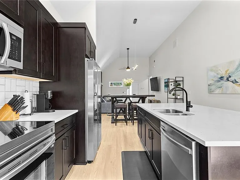 624 Robert St NW — Photo 10