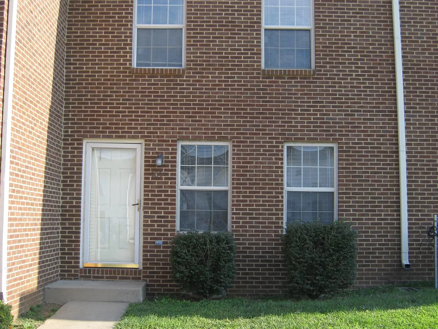 105 Jennifer Dr — Photo 1