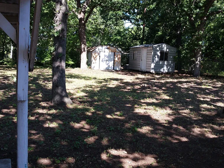1905 Layton Ave — Photo 2
