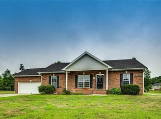 508 Salem Ridge Dr, Randleman, NC 27317