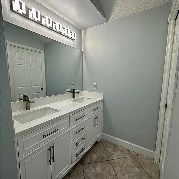7357 Spring Villas Cir — Photo 16