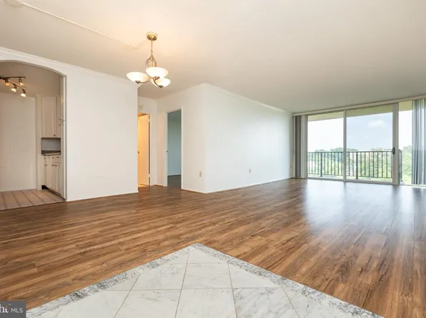 4600 S Four Mile Run Dr APT 1207, Arlington, VA 22204