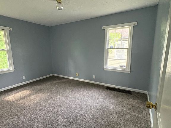 4th image of 127 Melwood Ave