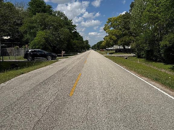 3rd image of 15910 Greens Rd