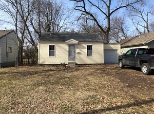 1227 S Crutcher Ave, Springfield, MO 65804