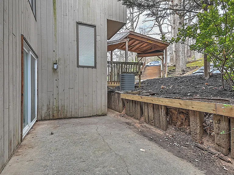 109 Beechnut St #4 — Photo 26