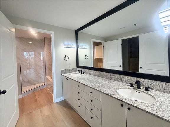 3rd image of 3338 Peachtree Rd NE APT 809