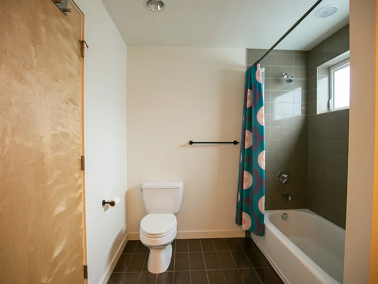 2905 NW 85th St — Photo 15